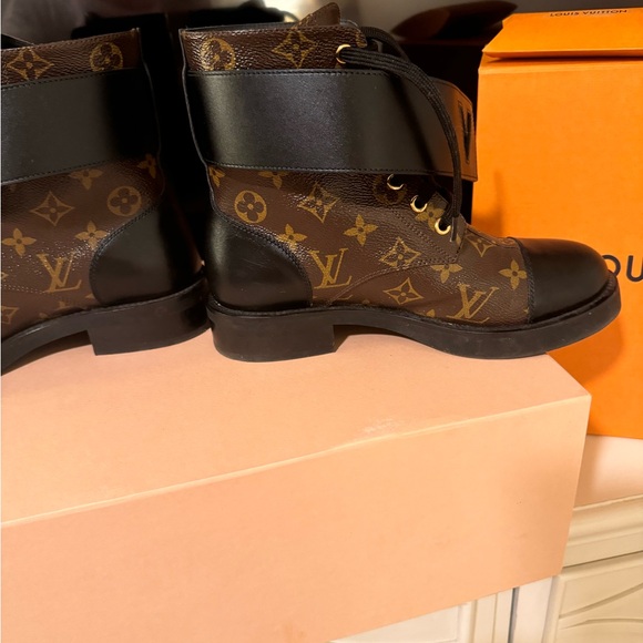 Louis Vuitton Monogram Wonderland Twist Flat Ranger Combat Boots - Picture 10 of 14